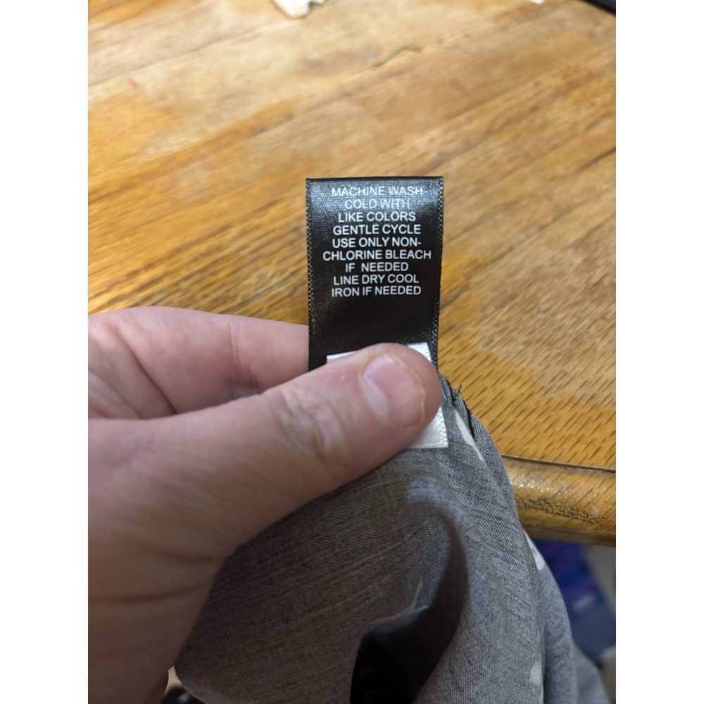 Torrid Women's Long Sleeve Button Down Shirt Black With White Dogs‎ Size 00 Fun - Picture 8 of 8